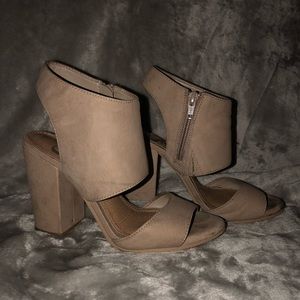 Gianni Bini Tan Strappy Heels
